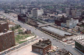 Yard View-VD-Psgr and Team Yard-Bklyn-View SE- 05-11-79 (Madden-Keller).JPG (190631 bytes)